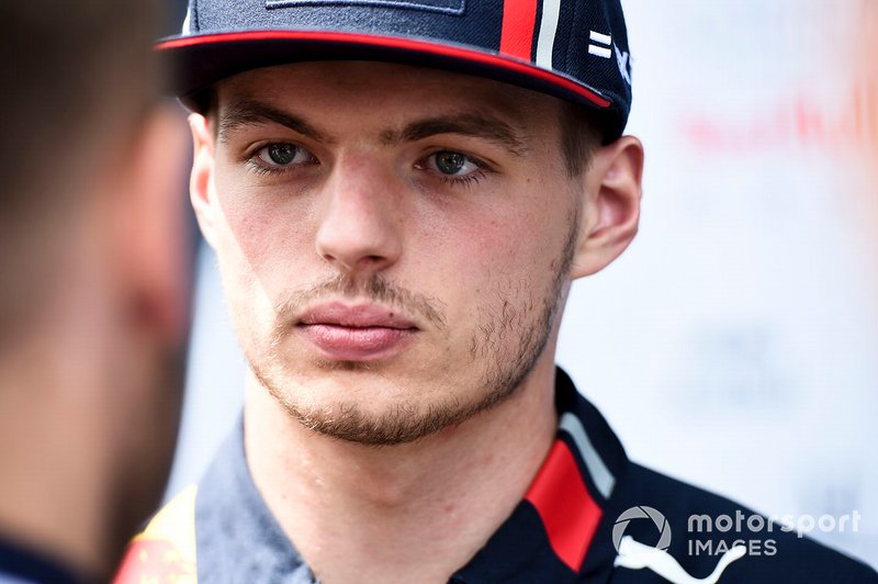 Max Verstappen, Red Bull Racing habla con los medios de comunicación