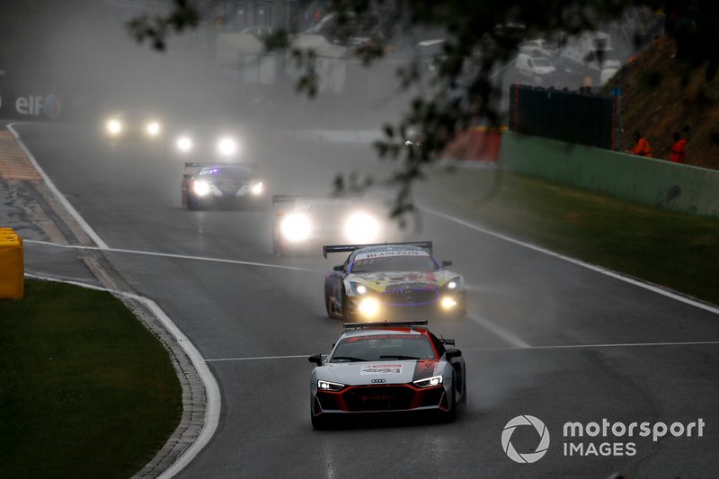 Start di belakang Safety car