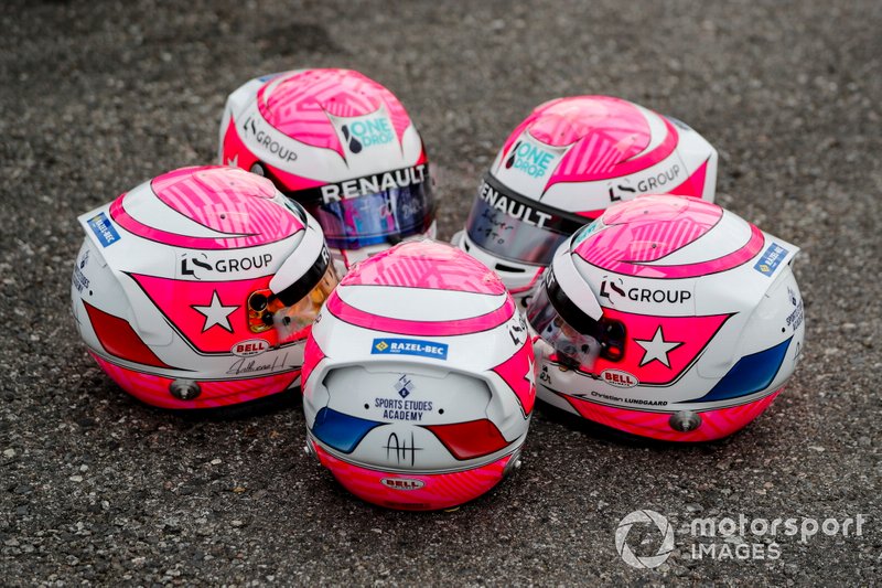 Capacetes de Jack Aitken, Campos Racing, Guanyu Zhou, UNI Virtuosi Racing, Max Fewtrell, ART Grand Prix Ye Yifei, Hitech Grand Prix Christian Lundgaard, ART Grand Prix