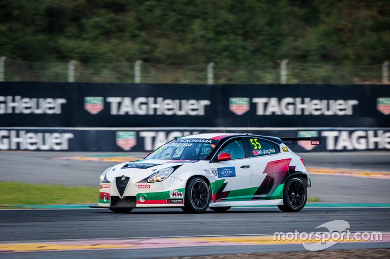 Ma Qing Hua, Team Mulsanne Alfa Romeo Giulietta TCR