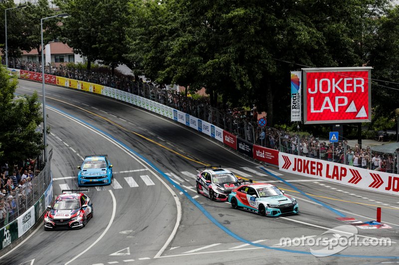 Tiago Monteiro, KCMG Honda Civic Type R TCR, Jean-Karl Vernay, Leopard Racing Team Audi Sport Audi RS 3 LMS, Néstor Girolami, ALL-INKL.COM Münnich Motorsport Honda Civic Type R TCR