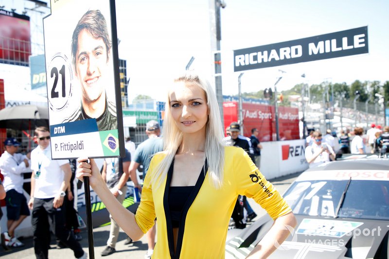 La grid girl di Pietro Fittipaldi, Audi Sport Team WRT