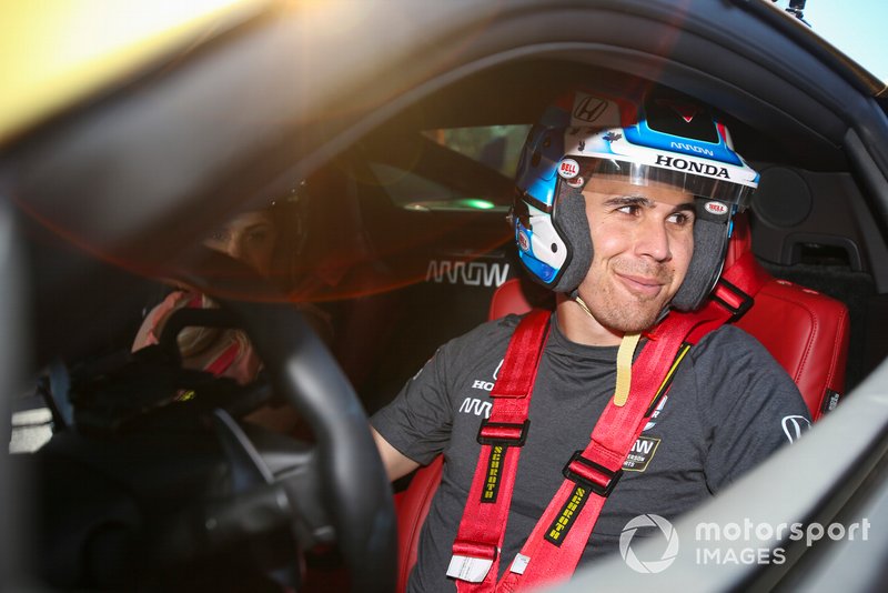 Il pilota Honda Robert Wickens, si prepara a guidare la Arrow Acura NSX, nel pre-gara