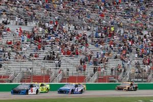 Tyler Reddick, Richard Childress Racing, Chevrolet Camaro Okuma, Kyle Larson, Hendrick Motorsports, Chevrolet Camaro HendrickCars.com