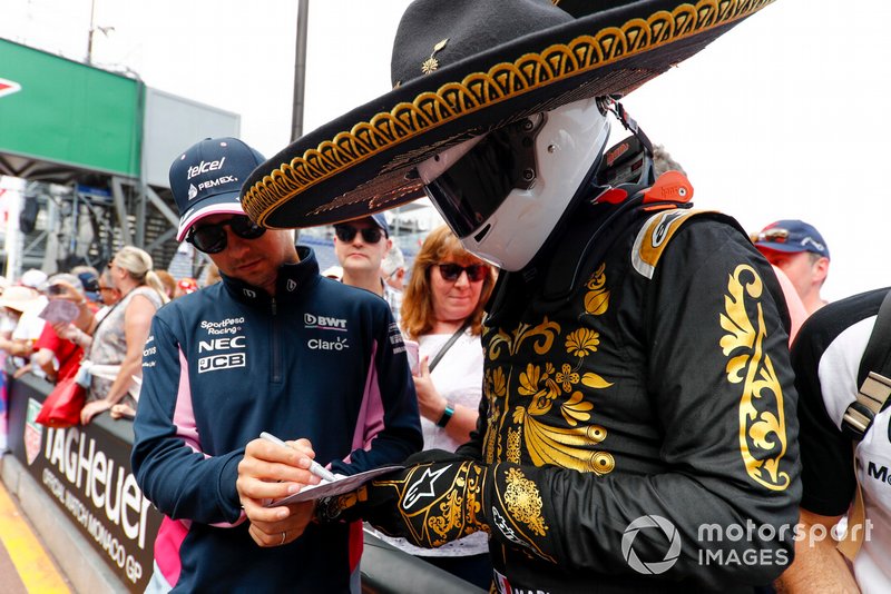 Sergio Perez, Racing Point signs a autograph for Mario Achi, Mexican GP Promoter