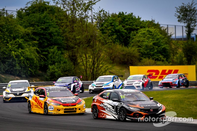 Martin Ryba, Brutal Fish Racing Team Honda Civic Type R TCR, Stéphane Lémeret, Boutsen Ginion Racing Honda Civic Type R TCR
