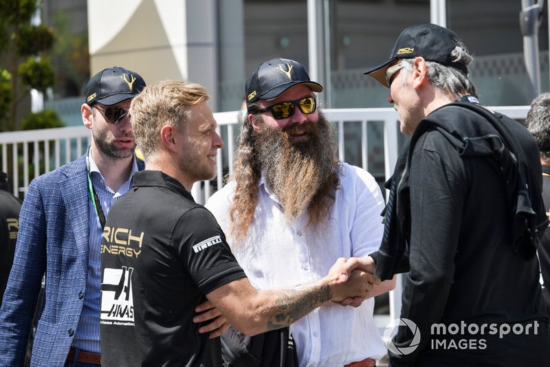 Kevin Magnussen, Haas F1 y William Storey, CEO Rich Energy