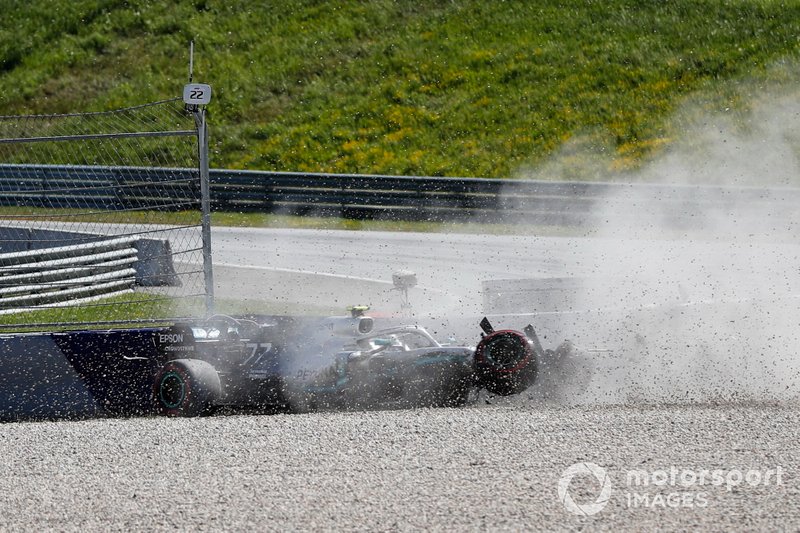 Crash of Valtteri Bottas, Mercedes AMG W10 