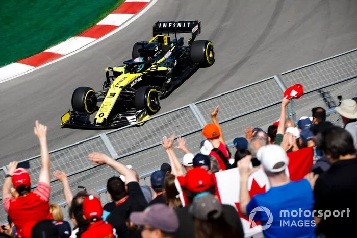 Daniel Ricciardo, Renault F1 Team R.S.19