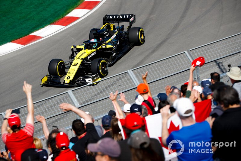 Daniel Ricciardo, Renault F1 Team R.S.19