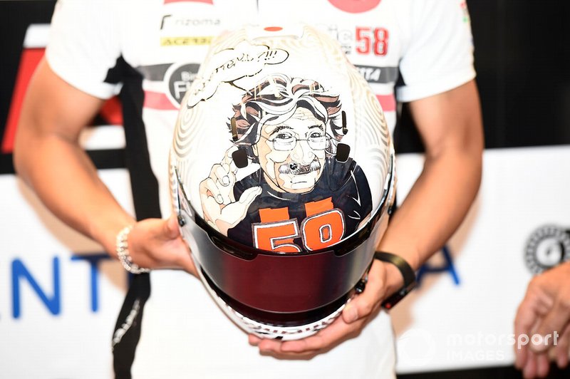 Casco de Tatsuki Suzuki, SIC58 Squadra Corse, con Paolo Simoncelli