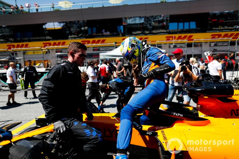 Lando Norris, McLaren, sulla griglia