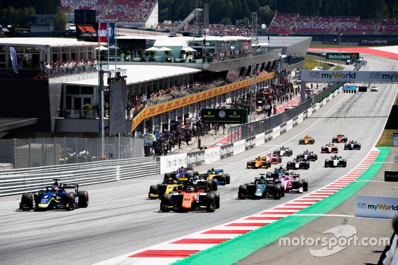 Louis Deletraz, Carlin leads Jordan King, MP Motorsport