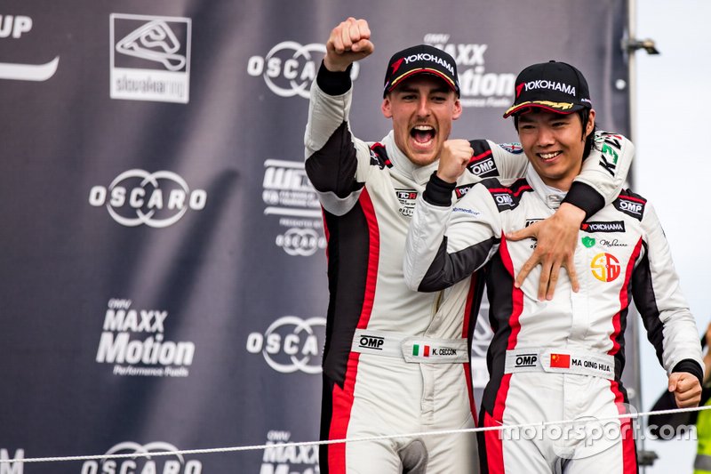 Podio: Kevin Ceccon, Team Mulsanne Alfa Romeo Giulietta TCR, Ma Qing Hua, Team Mulsanne Alfa Romeo Giulietta TCR