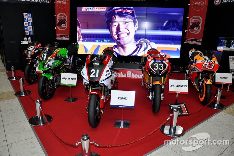 鈴鹿8耐マシン with RC213V