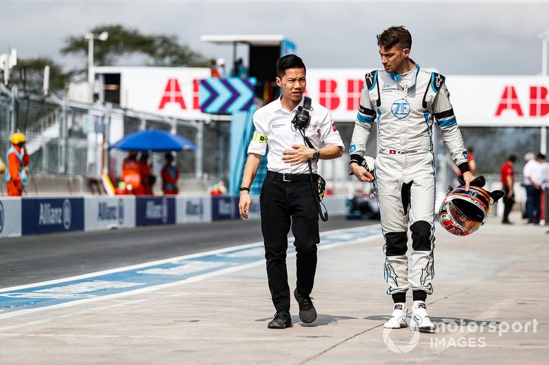 Edoardo Mortara, Venturi Formula E, walks with a Venturi team member