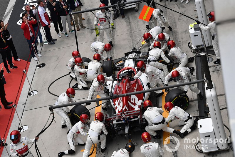Entraînement sur la voiture de Kimi Raikkonen, Alfa Romeo Racing C38