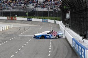 Race Winner Brad Keselowski, Team Penske, Ford Mustang Reese/DrawTite