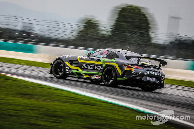#111 Team iRace.Win Mercedes-AMG GT4: Setiawan Santoso