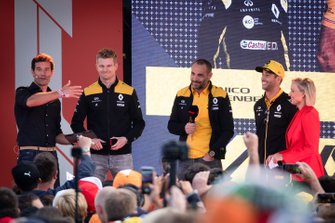 Nico Hulkenberg, Renault F1 Team, Daniel Ricciardo, Renault F1 Team, Cyril Abiteboul, Renault F1 Managing Director