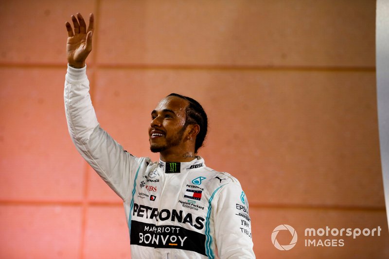 Lewis Hamilton, Mercedes AMG F1, vincitore, festeggia sul podio