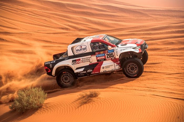 #205 Toyota Gazoo Racing Toyota: Giniel De Villiers, Dennis Murphy