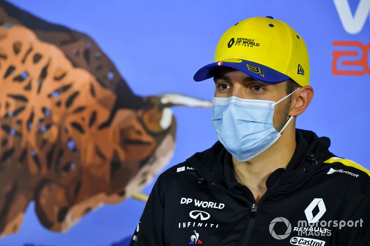 Esteban Ocon, Renault F1 Team en la conferencia de prensa