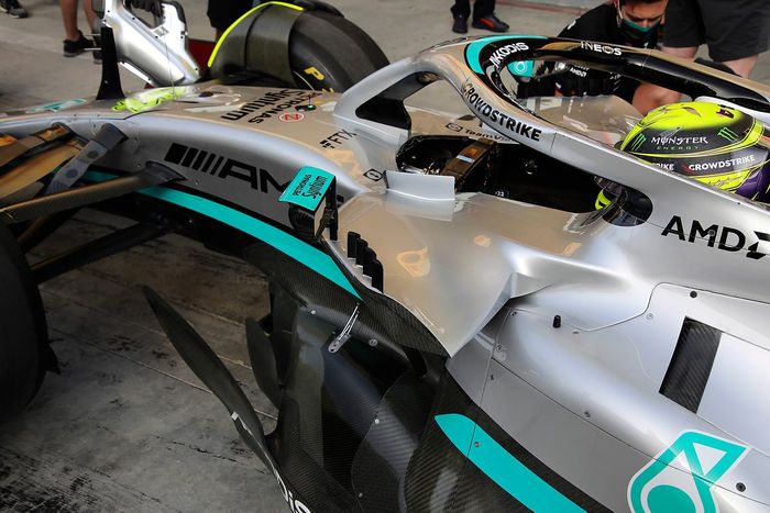 Vista lateral del Mercedes W13 