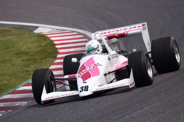 F3000デモ走行
