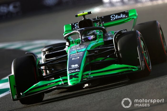 Zhou Guanyu, Stake F1 Team Kick Sauber C44 