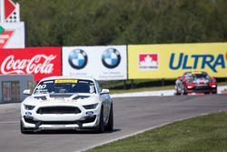 #40 PF Racing Ford Mustang GT4: Ernie Francis Jr.