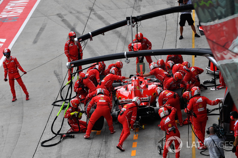 Sebastian Vettel, Ferrari SF70H pit stop