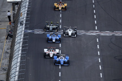Scott Dixon, Chip Ganassi Racing Honda Tristan Vautier, Dale Coyne Racing Honda