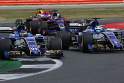 Pascal Wehrlein, Sauber C36, Marcus Ericsson, Sauber C36, Daniel Ricciardo, Red Bull Racing RB13
