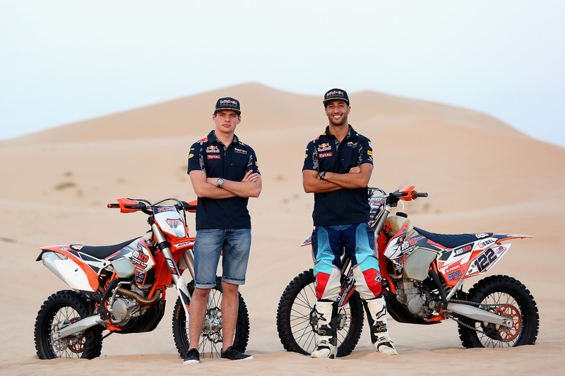 Max Verstappen, Red Bull Racing y Daniel Ricciardo, Red Bull Racing posan para la foto