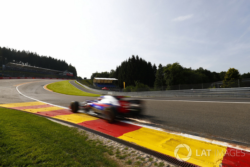 Daniil Kvyat, Scuderia Toro Rosso STR12
