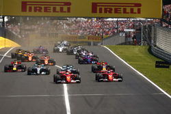 Sebastian Vettel, Ferrari SF70H, Kimi Raikkonen, Ferrari SF70H, Valtteri Bottas, Mercedes AMG F1 W08