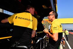 Роберт Кубица, Renault Sport F1 Team и Алан Пермейн, гоночный инженер Renault Sport F1 Team