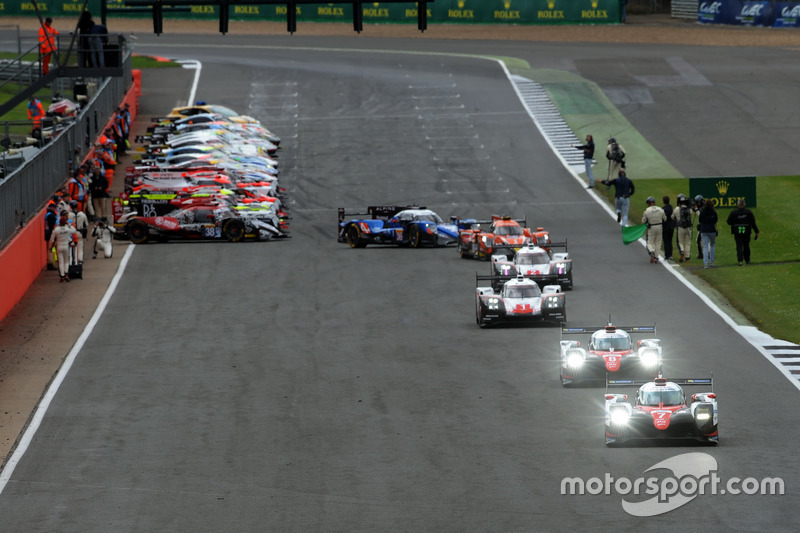 Start formation lap