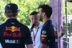 Daniel Ricciardo, Red Bull Racing and Max Verstappen, Red Bull Racing, Will Buxton, NBC TV Presenter