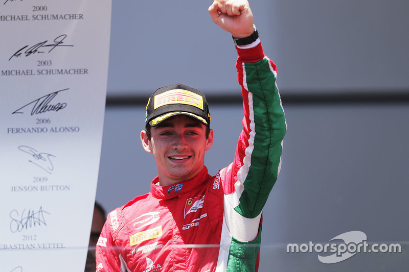1. <img src="https://cdn-2.motorsport.com/static/img/cfp/0/0/0/100/142/s3/monaco-2.jpg" alt="" width="20" height="12" /> Шарль Леклер