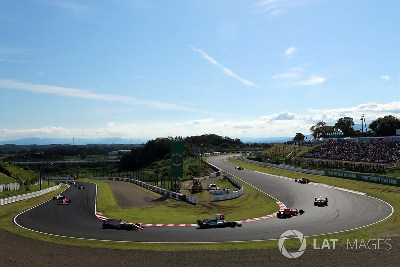 Lewis Hamilton, Mercedes-Benz F1 W08 al comando alla partenza