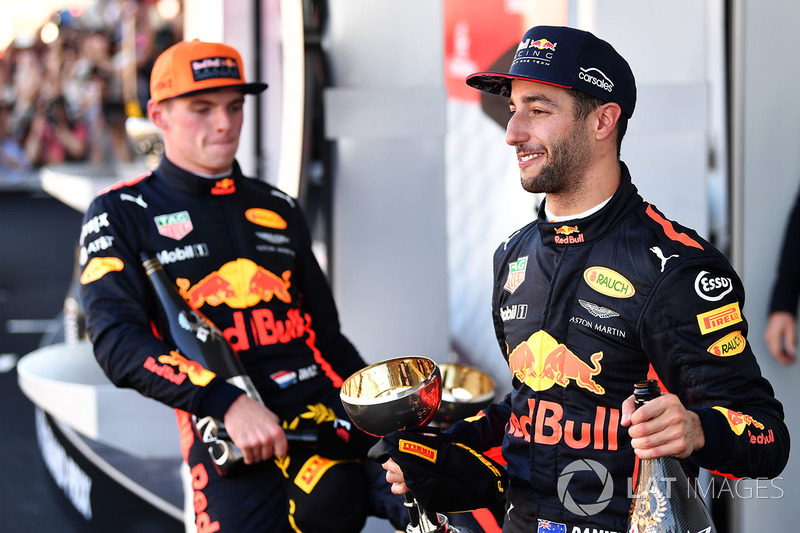 Max Verstappen, Red Bull Racing en Daniel Ricciardo, Red Bull Racing op het podium