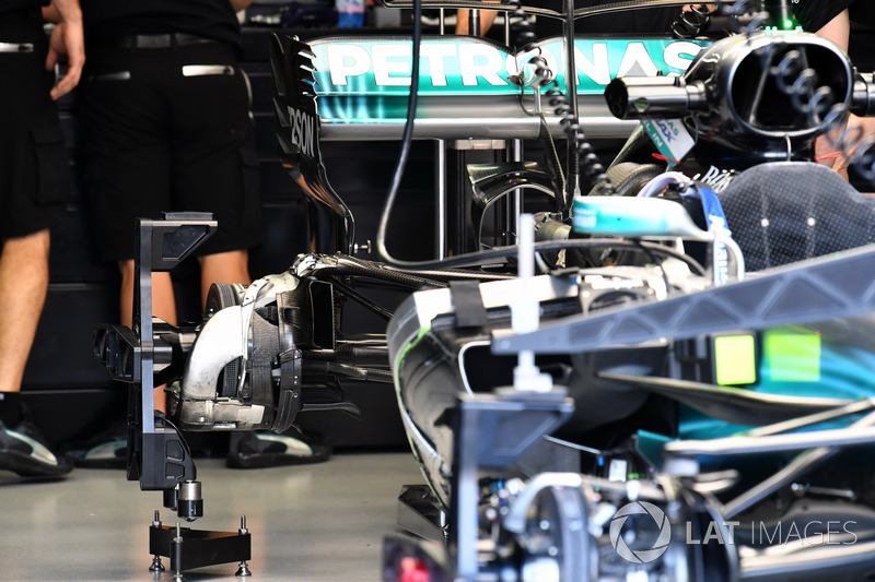 Mercedes-Benz F1 W08, mozzo posteriore