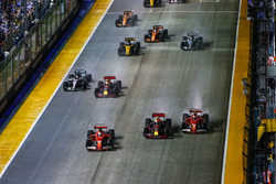 Sebastian Vettel, Ferrari SF70H, Max Verstappen, Red Bull Racing RB13, Kimi Raikkonen, Ferrari SF70H, immediately prior to contact