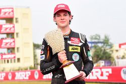 Harrison Newey, champion de MRF Challenge