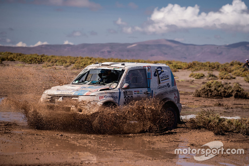 #360 Mitsubishi: Cristina Gutiérrez, Pedro López