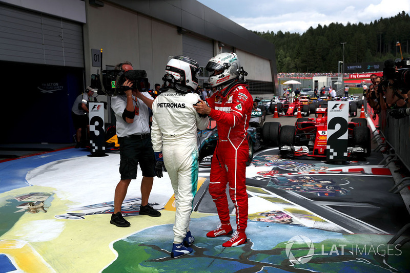 Yarış galibi Valtteri Bottas, Mercedes AMG F1, parc ferme, Sebastian Vettel, Ferrari
