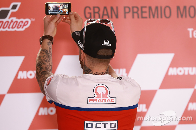 Scott Redding berfoto selfie