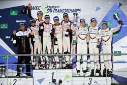 Podium LMP1: race winners Anthony Davidson, Sébastien Buemi, Kazuki Nakajima, Toyota Gazoo Racing, s